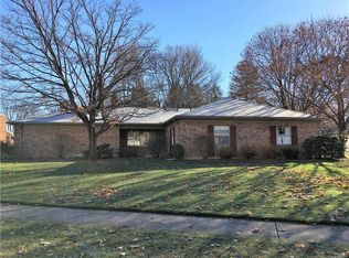 124 Winding Ridge Dr, Dayton, OH 45415