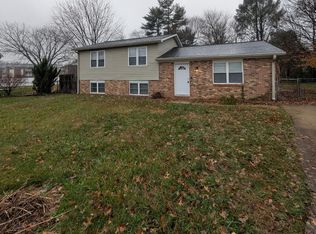 2 Hawkesbury Ct, Newark, DE 19702