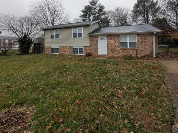 2 Hawkesbury Ct, Newark, DE 19702