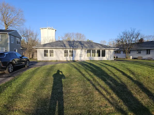 727 Skyline Dr, Barrington, IL 60010