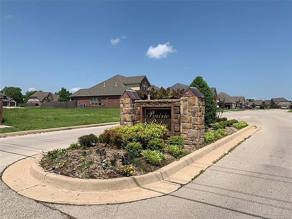 2nd image of 6233 Sawgrass Dr