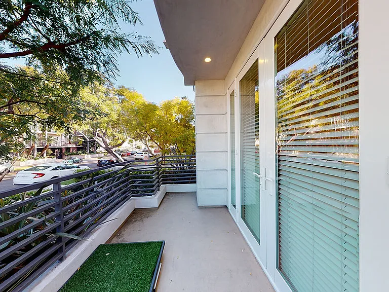 907 S Shenandoah St #101 — Photo 34
