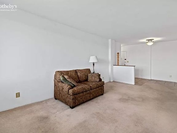 3rd image of 4705 Henry Hudson Pkwy #9D