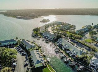 5202 Beach Dr SE APT D, Saint Petersburg, FL 33705