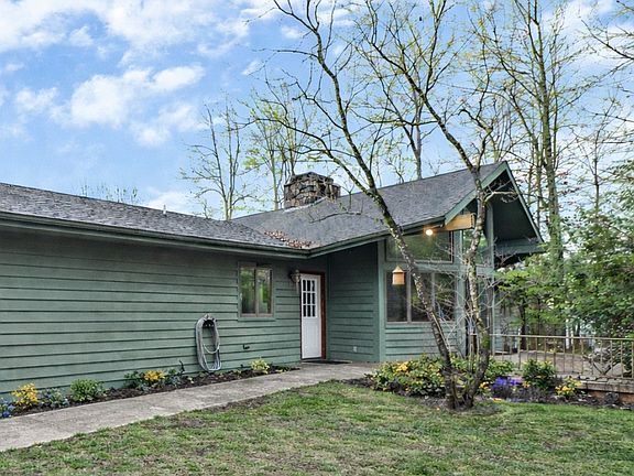 2nd image of 149 Sugarbush Cir