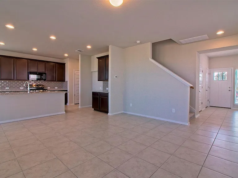 6501 Wolf Pack Dr — Photo 4