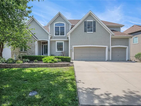 14622 Garnett St, Olathe, KS 66062