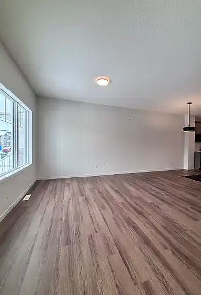 Spruce Grove Townhouse for rent - 3 Bedrooms — photo 4