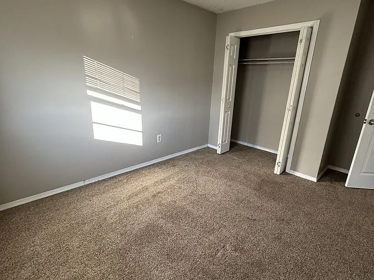 1008 S Rouse St — Photo 6
