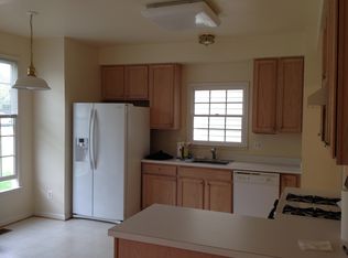 822 Summer Walk Dr, Gaithersburg, MD 20878