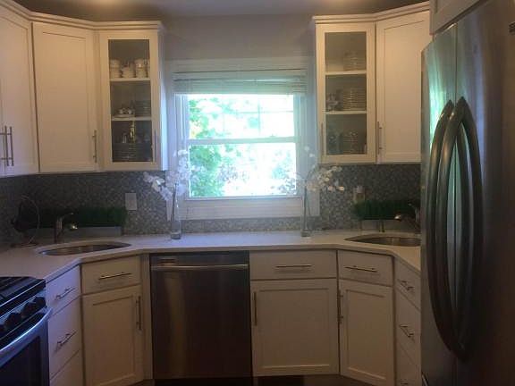 3rd image of 224 Rachel Ct