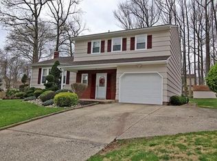 3 Sherwood Rd, Edison, NJ 08820