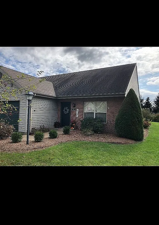 303 Saddlebrook Dr photo 1