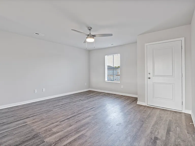 4020 Ryan Dr — Photo 3