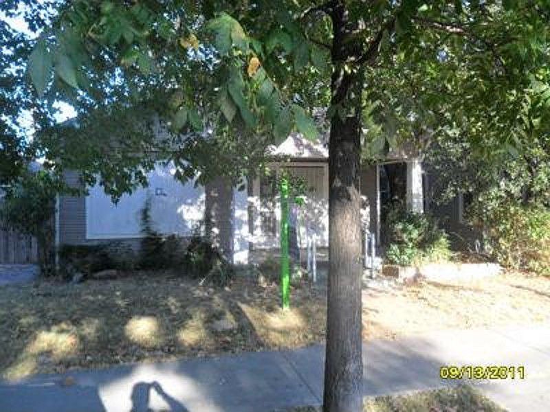 1st image of 740 N Yosemite St