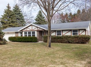 7038 N Range Line Rd, Glendale, WI 53209