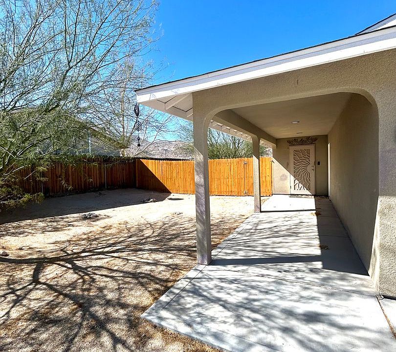 2nd image of 6928 Estrella Ave