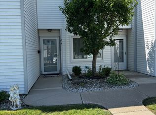 63 Rosebud Ln #63, Mount Clemens, MI 48043
