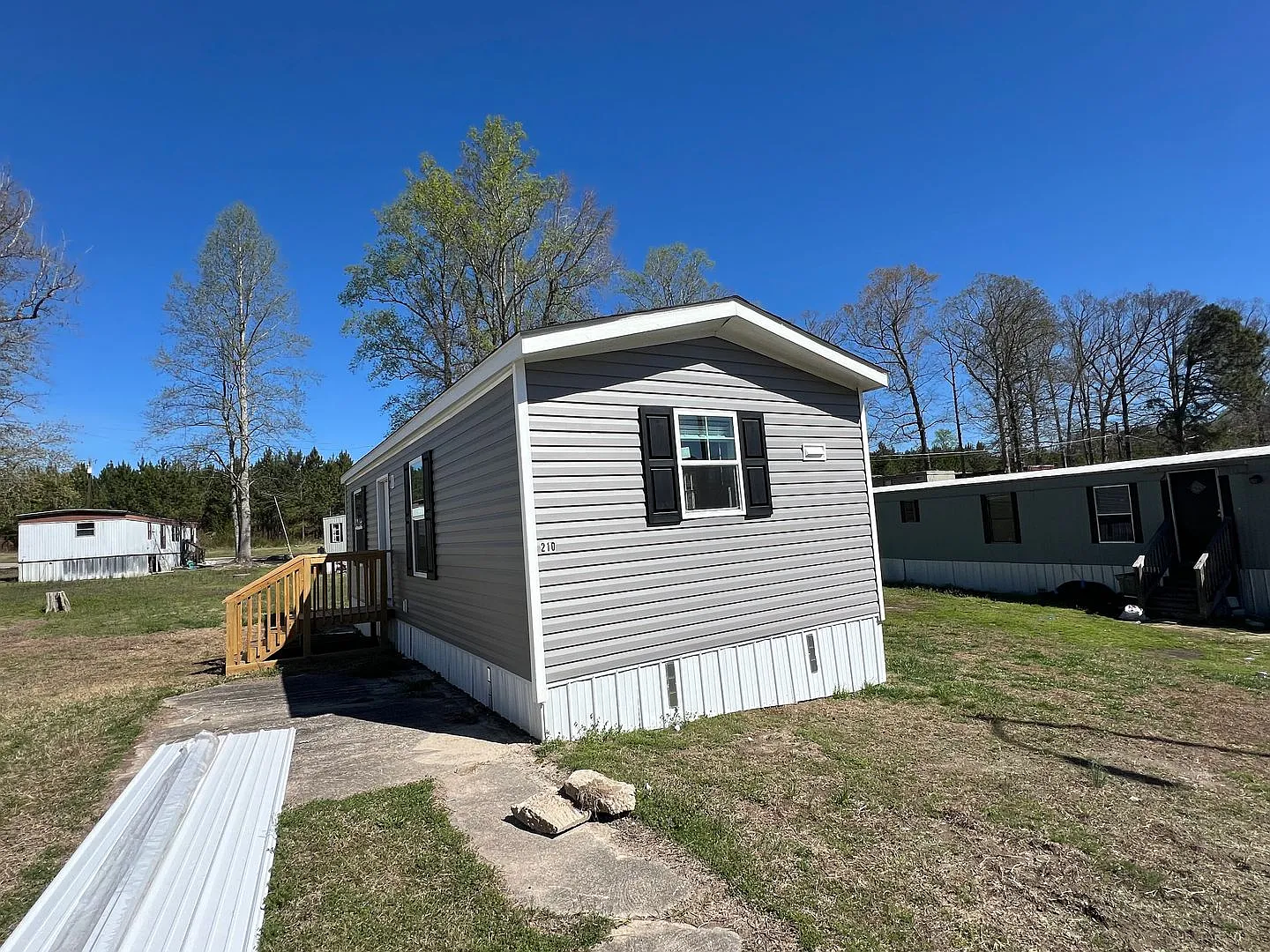1 Bedroom 1 Bath Mobile Home For Rent — Photo 3