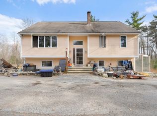 6 Plum Tree Ln, Hubbardston, MA 01452
