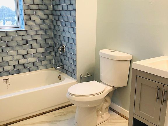 4th image of 2000 Elm Ave #5