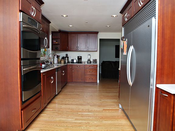 3rd image of 12016 NE 66th St