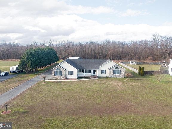 4th image of 102 Marshall Dr