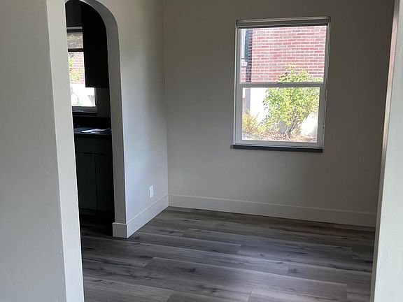 3rd image of 1549 E Bryan Ave