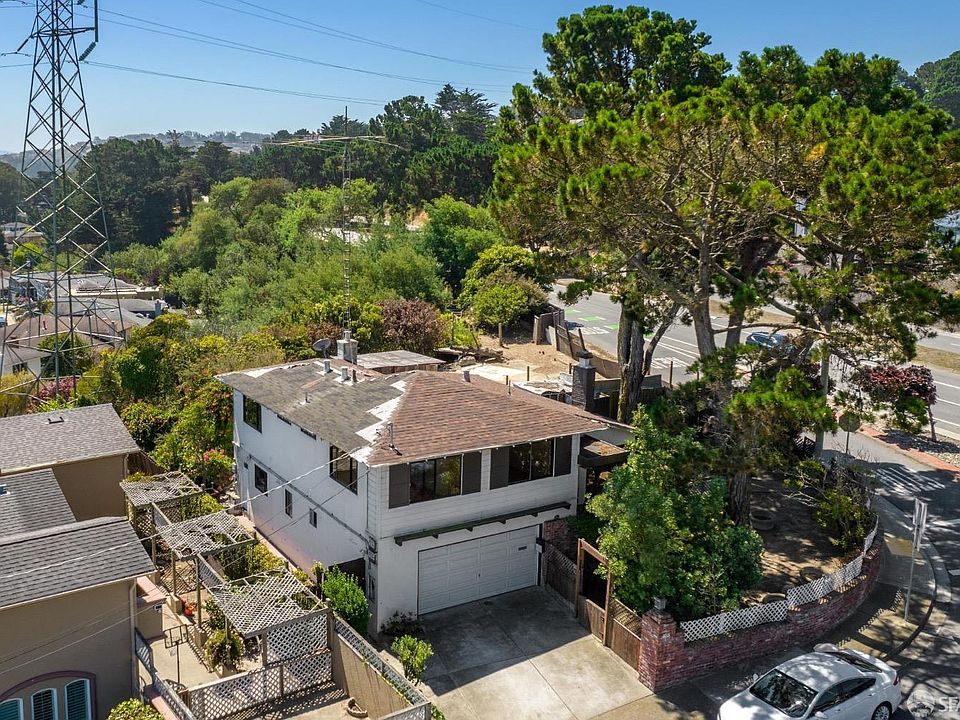 1st image of 405 King Dr