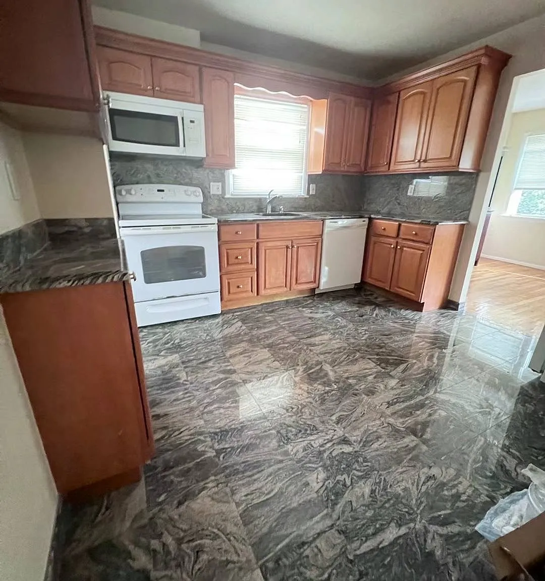 3 bed, 1300 sqft, $3,500 — Photo 1