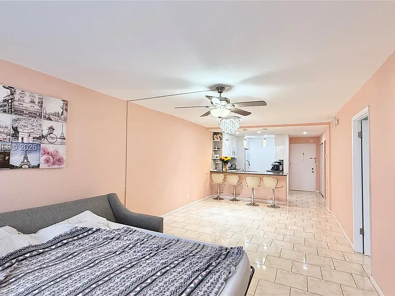 1830 Dixianna St #603 — Photo 7