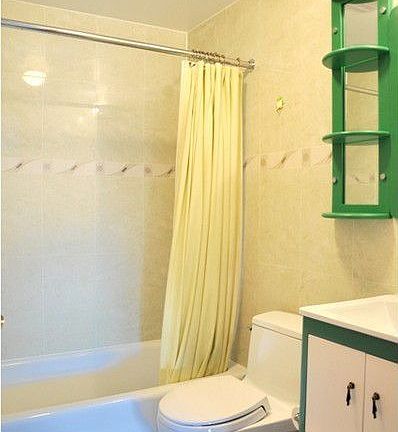 4th image of 5310 90th St APT 3A