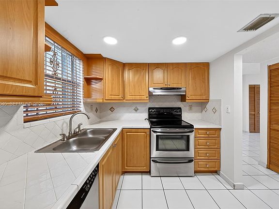 4th image of 130 NW 87th Ave APT H107
