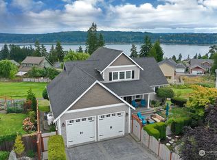 1310 Greenway Pl, Freeland, WA