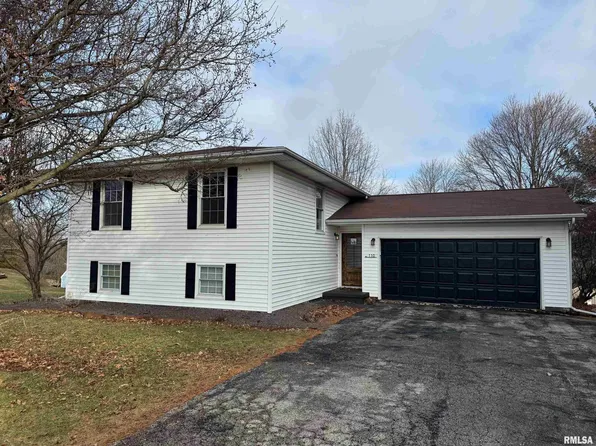 110 Brandy Dr, Mackinaw, IL 61755