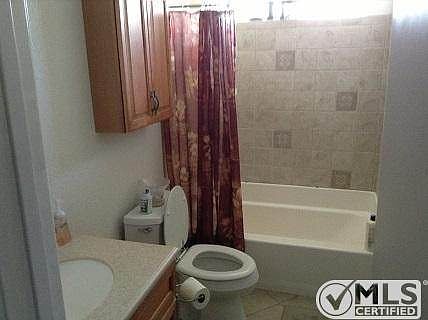 5th image of 17295 Los Cedros Ave
