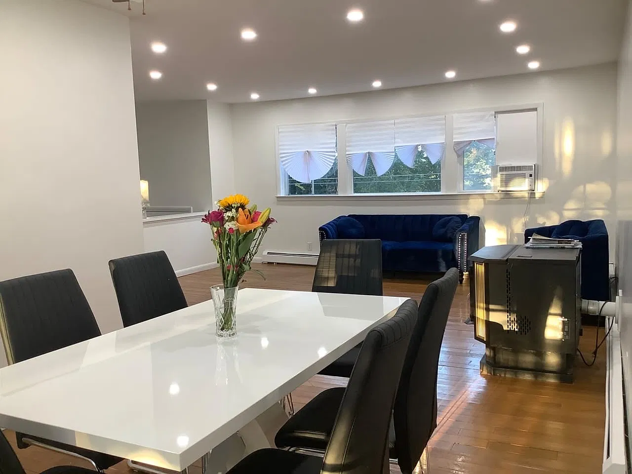 4 bed, $2,800 — Photo 2