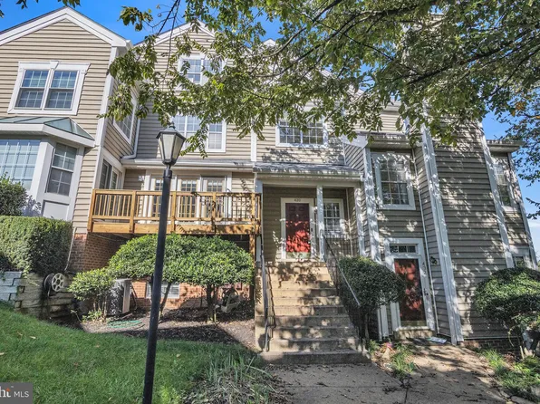 430 Overlook Dr, Occoquan, VA 22125