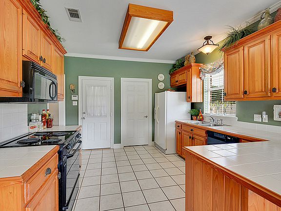 5th image of 30422 Mayer St