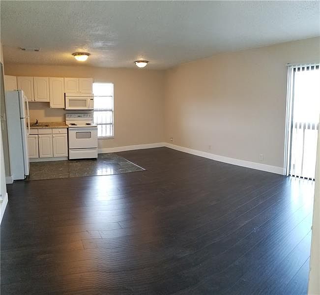 1st image of 3006 Coral Ridge Dr