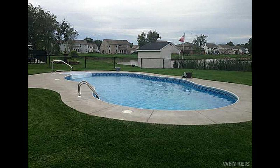 2nd image of 131 Oakridge Rd