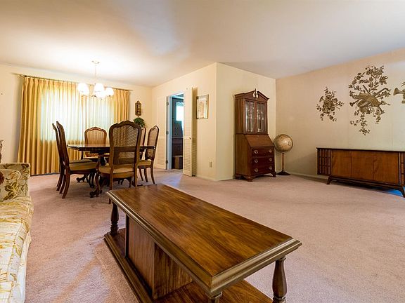 3rd image of 1933 Centerbrook Ct