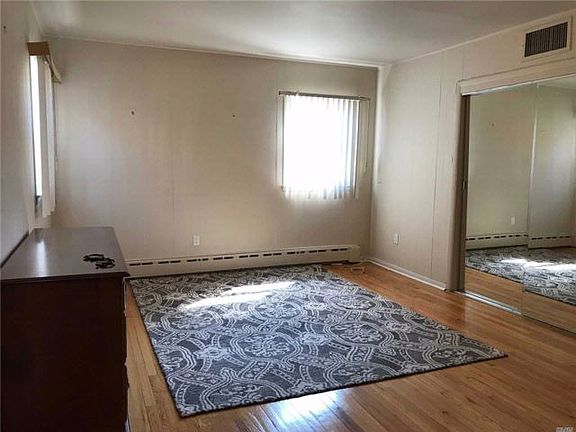 4th image of 820 E Park Ave