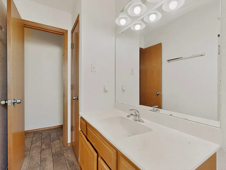 711 Windmill Dr — Photo 22