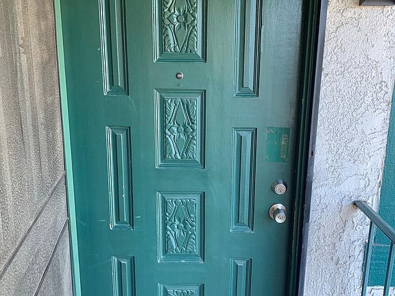2nd image of 921 S Western Ave #6