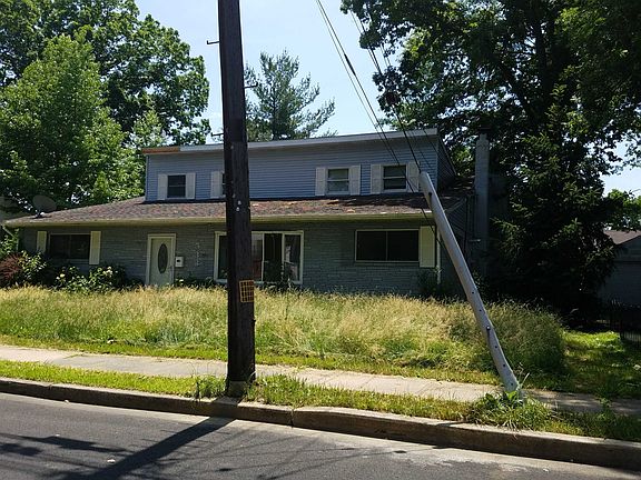 2nd image of 533 Evergreen Ave