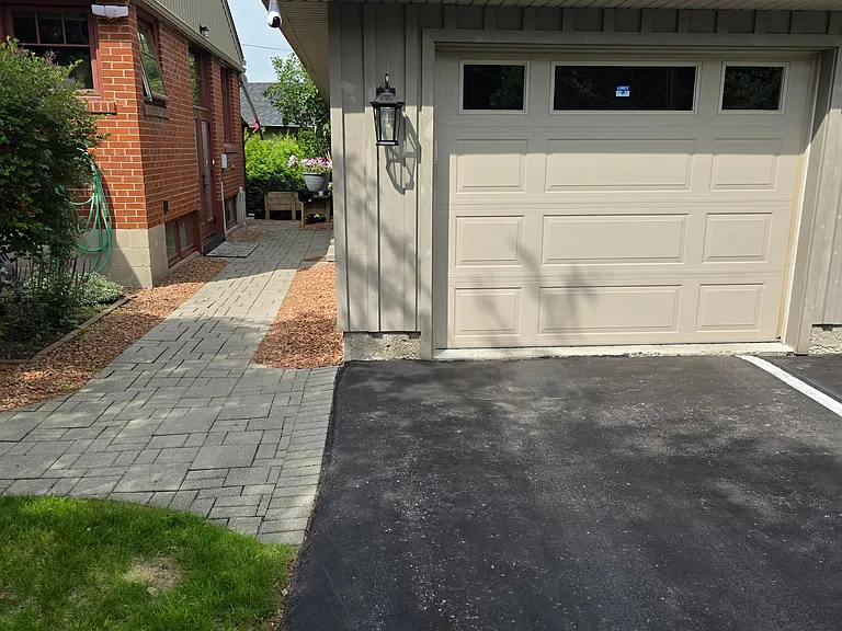 143 Avenue Rd #LOWER — Photo 2