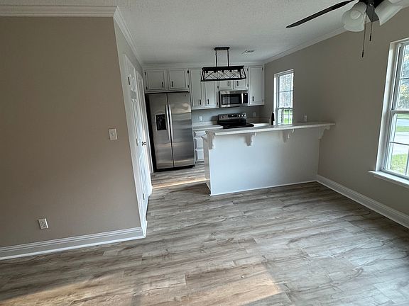 4th image of 132 Colee Ct