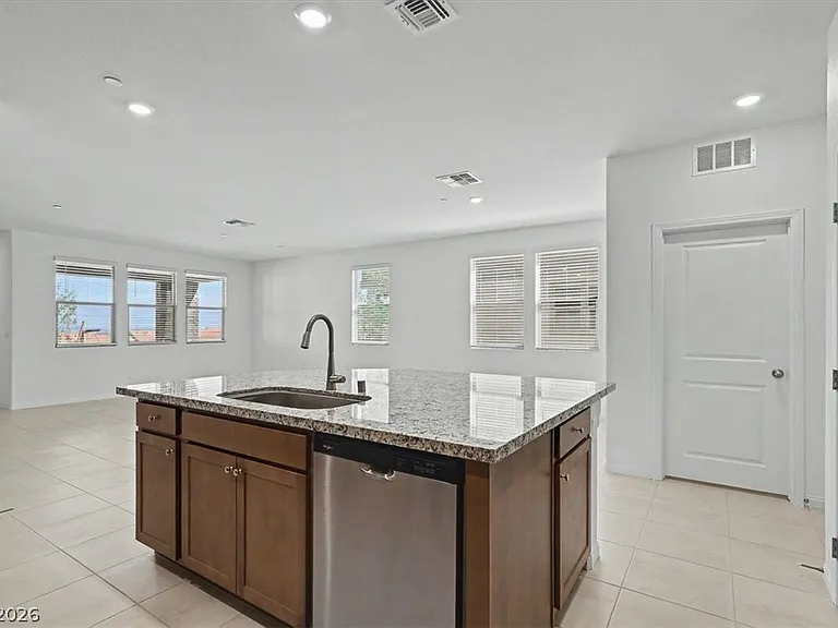 72 Hornbeck Ln — Photo 9