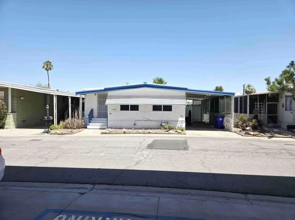 74 Oasis Dr N, Cathedral City, CA 92234